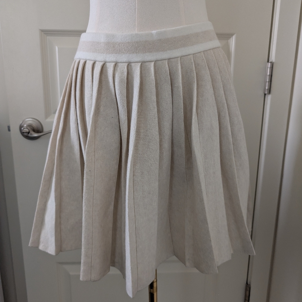 AERIE Pleated Mini Skirt Sweater Material Beige with White Striped Waist XXL NWT - Picture 4 of 16